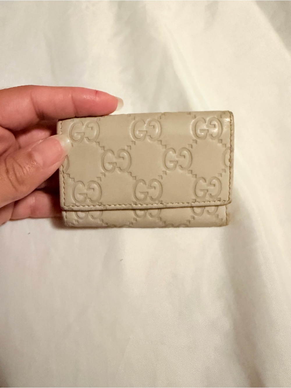 Gucci Cream Leather Key Holder with Silver Hardware